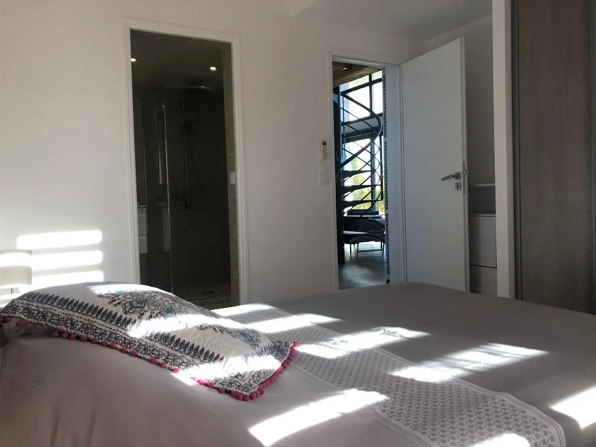 Sublime Haut De Villa Apercu Mer /Hippodrome / Cagnes-sur-Mer Apartment