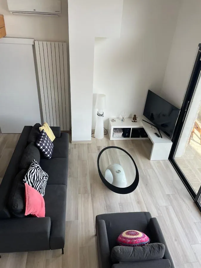 Sublime Haut De Villa Apercu Mer /Hippodrome / Cagnes-sur-Mer Apartment