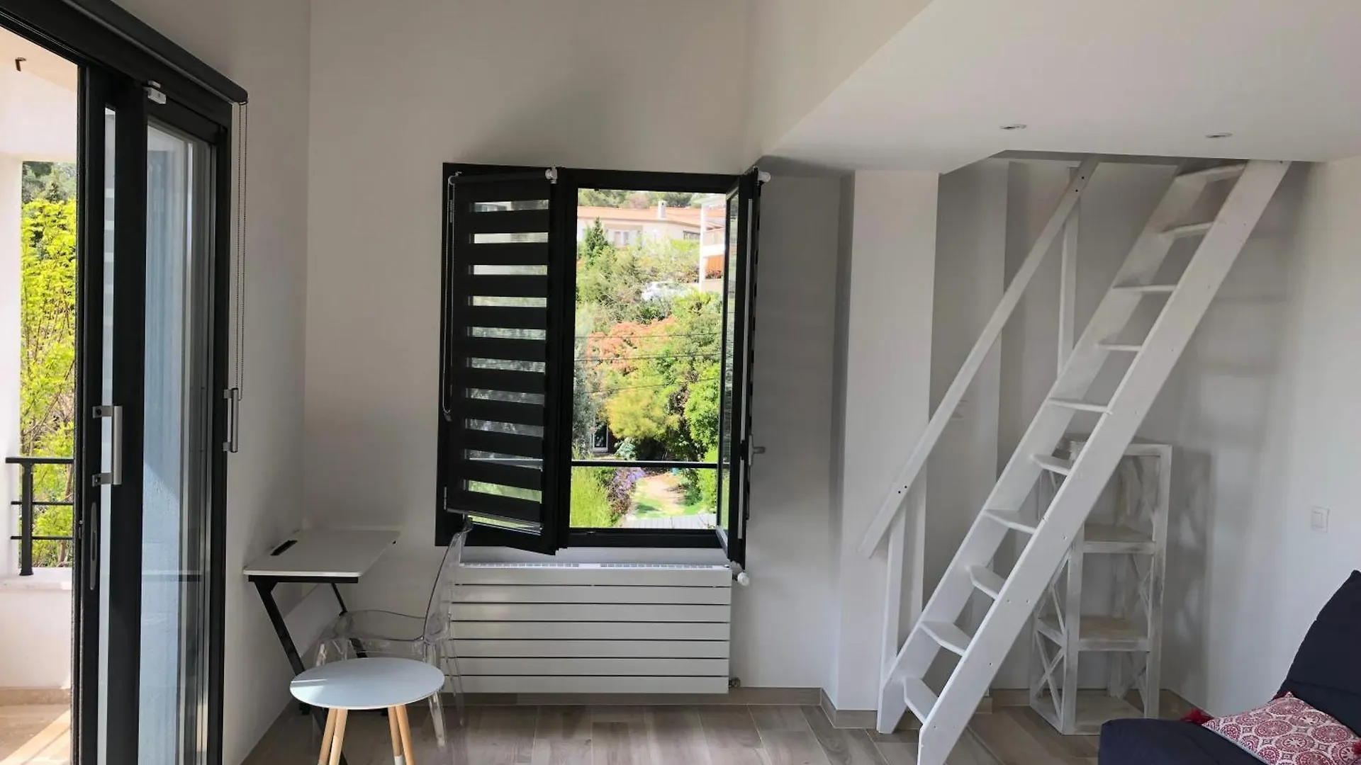 Apartment Sublime Haut De Villa Apercu Mer /Hippodrome / Cagnes-sur-Mer